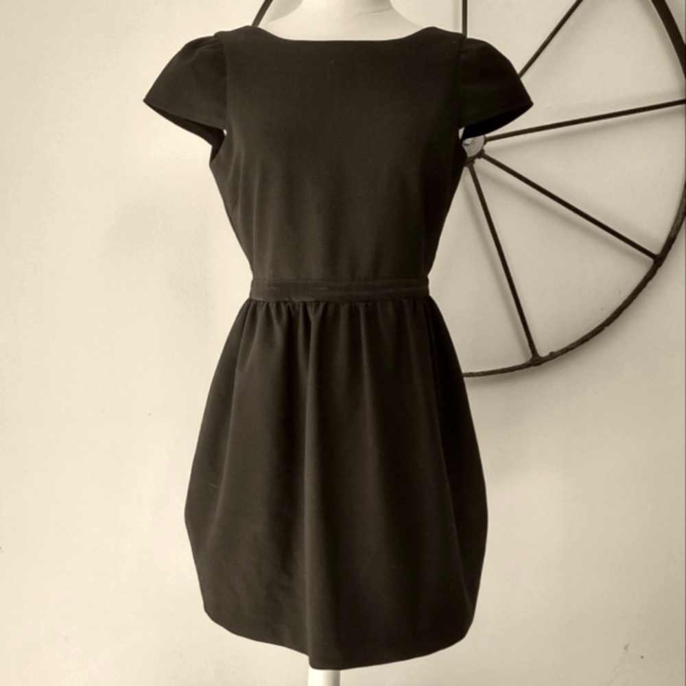 Elizabeth and James black low back mini cocktail dress 6